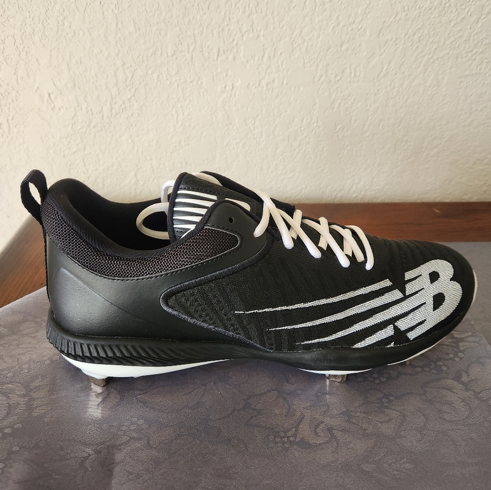 New Balance Baseball Cleats - Picture 5 of 9